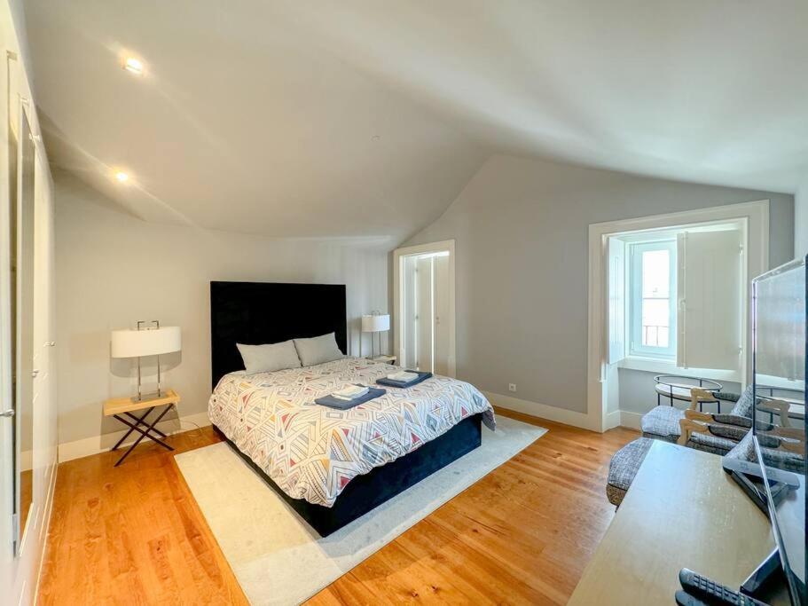 Luxury Apartment *